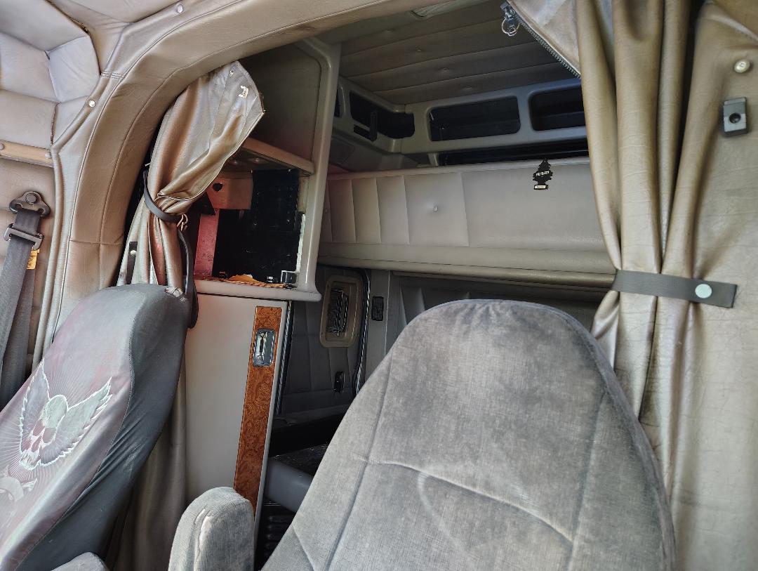 2002 PETERBILT 379 - Image 32